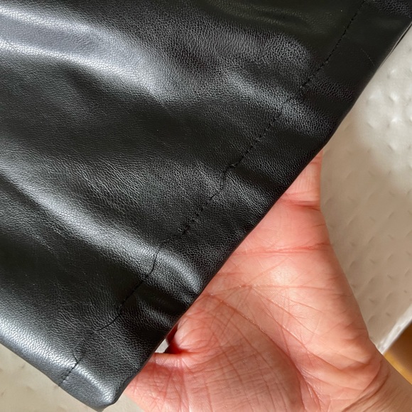 🤍Faux leather biker skirt from Pretty Little Thing - Picture 6 of 6